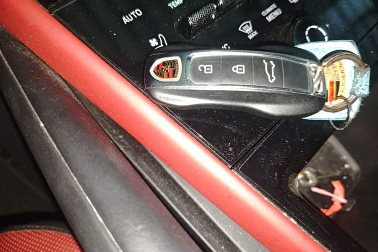 Used Porsche Cayenne 2024 Cayenne 3.0T Vehicle Key