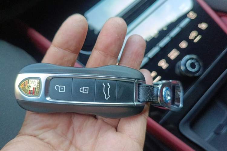 Used Porsche Cayenne 2024 Cayenne 3.0T Vehicle Key