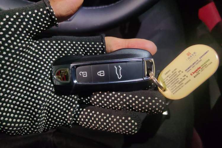 Used Porsche Cayenne 2024 Cayenne 3.0T Vehicle Key