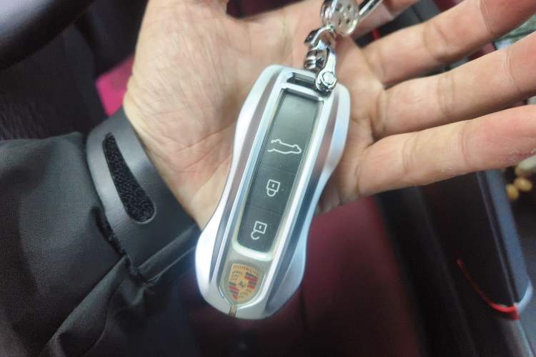 Used Porsche Cayenne 2024 Cayenne 3.0T Vehicle Key