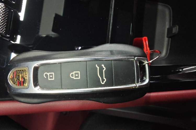 Used Porsche Cayenne 2024 Cayenne 3.0T Vehicle Key