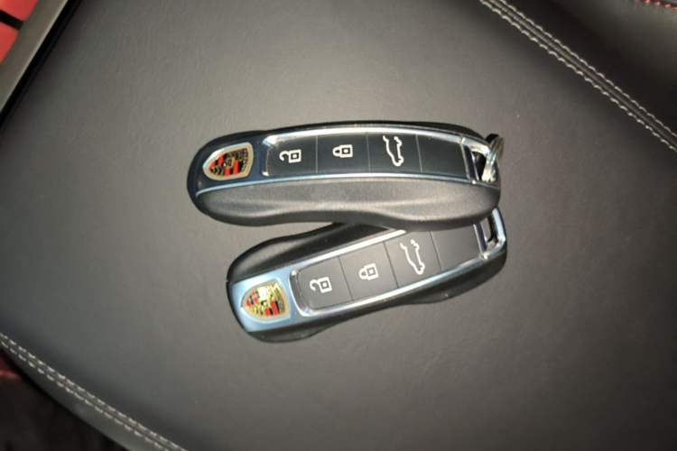 Used Porsche Cayenne 2024 Cayenne 3.0T Vehicle Key