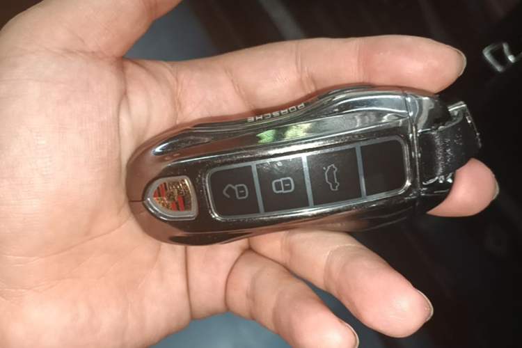 Used Porsche Cayenne 2024 Cayenne 3.0T Vehicle Key