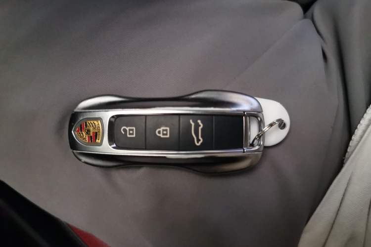 Used Porsche Cayenne 2024 Cayenne 3.0T Vehicle Key