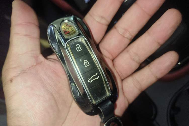 Used Porsche Cayenne 2024 Cayenne 3.0T Vehicle Key