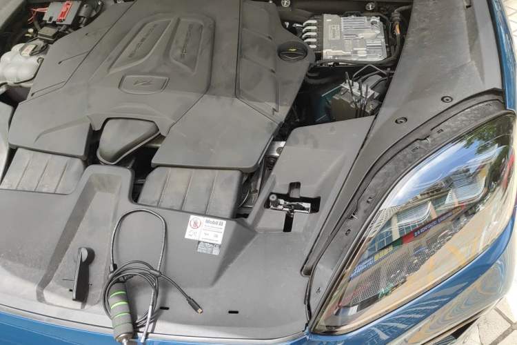 Used Porsche Cayenne 2024 Cayenne 3.0T Engine Bay Left