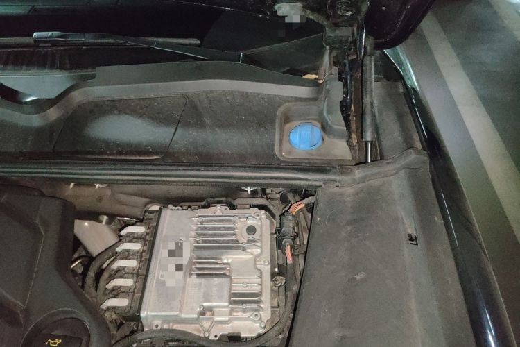 Used Porsche Cayenne 2024 Cayenne 3.0T Engine Bay Left