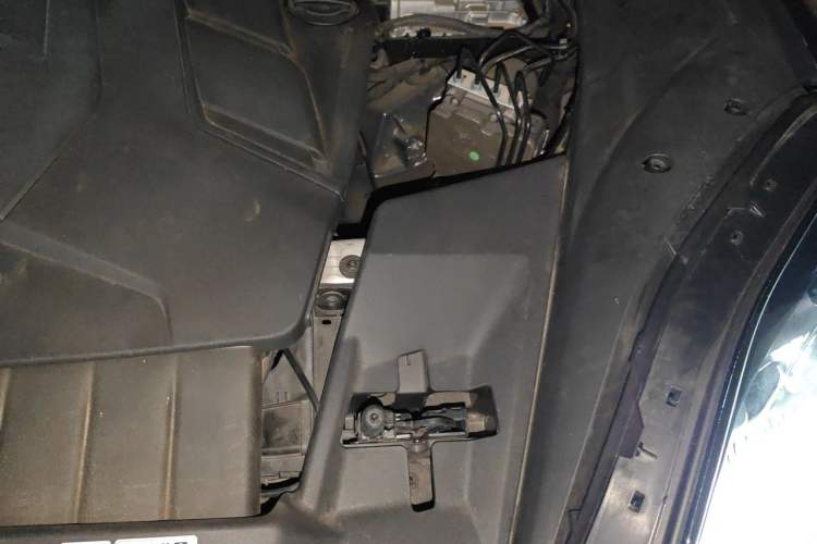 Used Porsche Cayenne 2024 Cayenne 3.0T Engine Bay Left