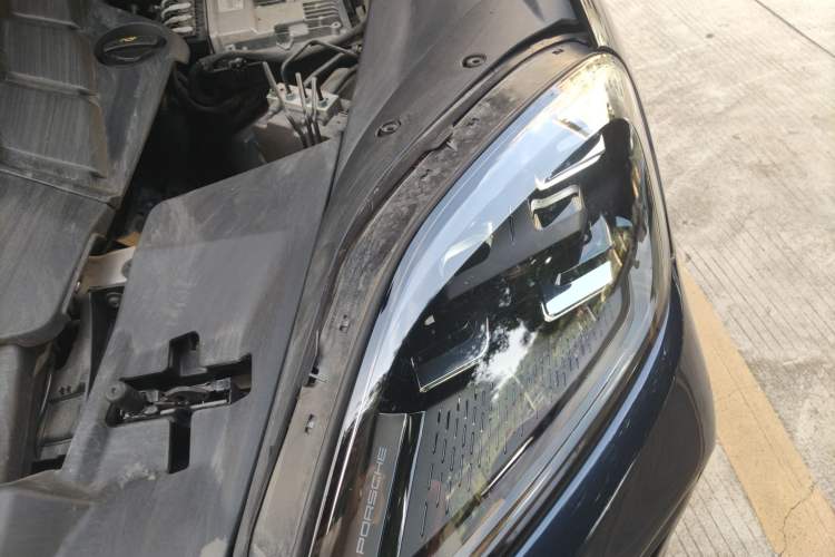 Used Porsche Cayenne 2024 Cayenne 3.0T Engine Bay Left
