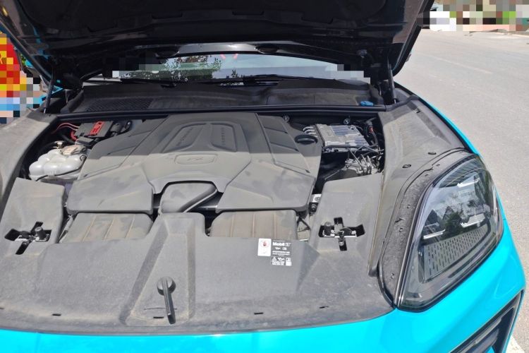 Used Porsche Cayenne 2024 Cayenne 3.0T Engine Bay Left