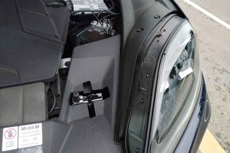 Used Porsche Cayenne 2024 Cayenne 3.0T Engine Bay Left
