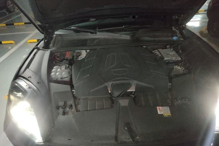 Used Porsche Cayenne 2024 Cayenne 3.0T Engine Bay