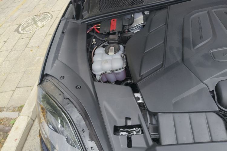Used Porsche Cayenne 2024 Cayenne 3.0T Engine Bay Right