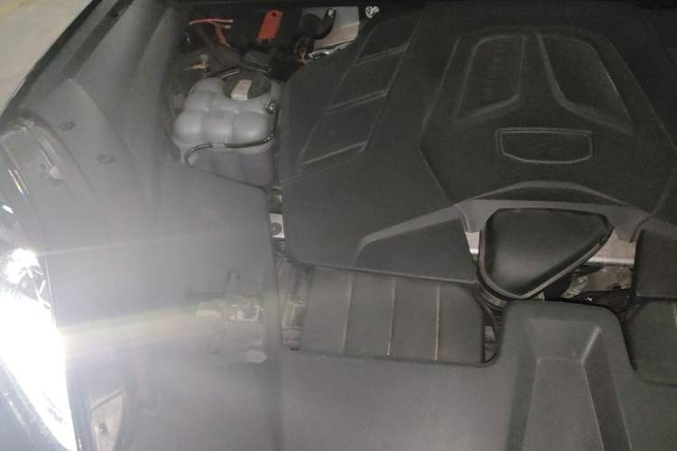 Used Porsche Cayenne 2024 Cayenne 3.0T Engine Bay Right