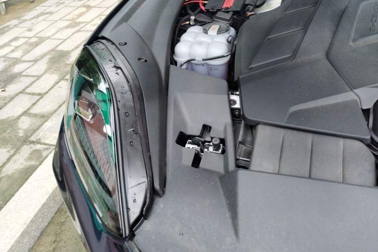 Used Porsche Cayenne 2024 Cayenne 3.0T Engine Bay Right