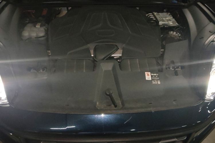 Used Porsche Cayenne 2024 Cayenne 3.0T Engine Bay