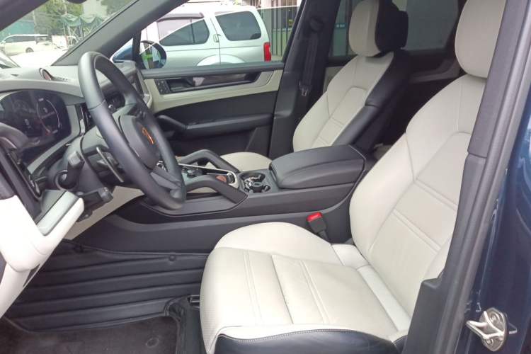 Used Porsche Cayenne 2024 Cayenne 3.0T Left Front Seat