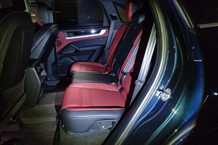 Used Porsche Cayenne 2024 Cayenne 3.0T Left Rear Seat