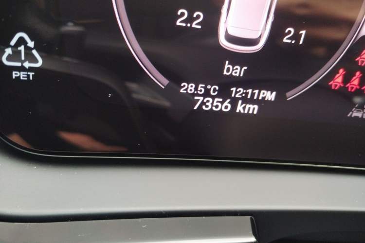 Used Porsche Cayenne 2024 Cayenne 3.0T Odometer Close Up