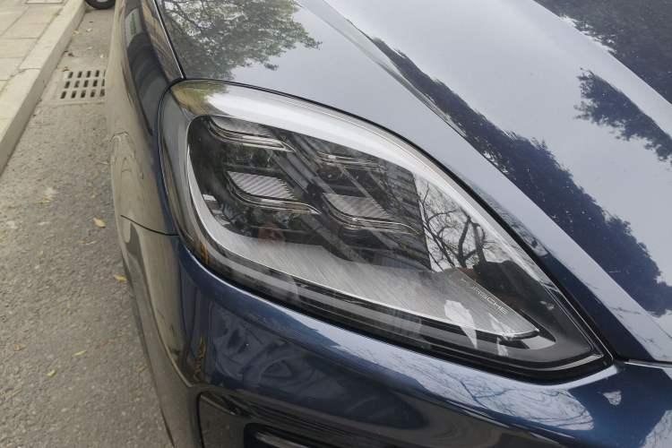 Used Porsche Cayenne 2024 Cayenne 3.0T Right Front Headlight