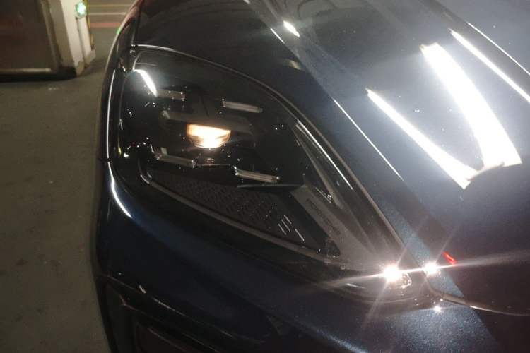 Used Porsche Cayenne 2024 Cayenne Coupé 3.0T Right Front Headlight
