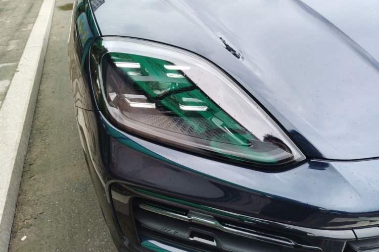 Used Porsche Cayenne 2024 Cayenne 3.0T Right Front Headlight