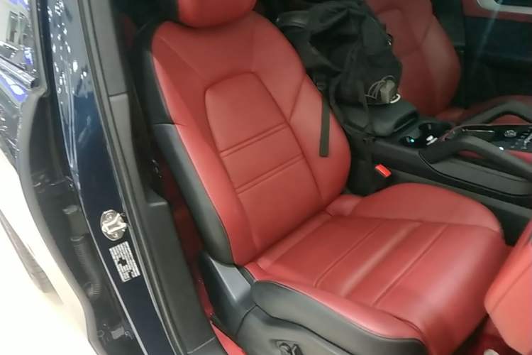 Used Porsche Cayenne 2024 Cayenne 3.0T Right Front Seat