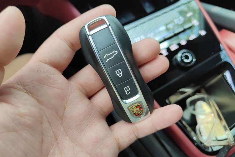 Used Porsche Cayenne 2024 Cayenne 3.0T Vehicle Key