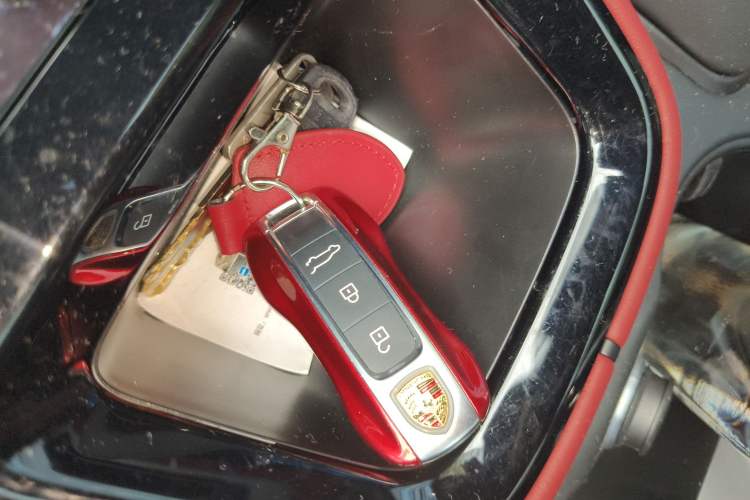 Used Porsche Cayenne 2024 Cayenne 3.0T Vehicle Key