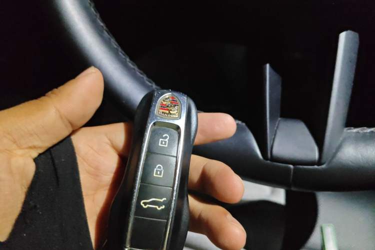 Used Porsche Cayenne 2024 Cayenne 3.0T Vehicle Key