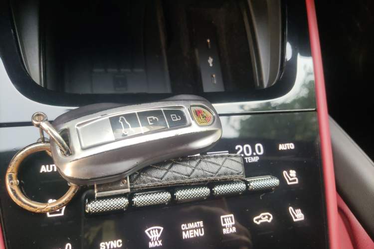Used Porsche Cayenne 2024 Cayenne 3.0T Vehicle Key