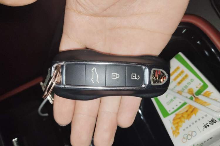 Used Porsche Cayenne 2024 Cayenne 3.0T Vehicle Key