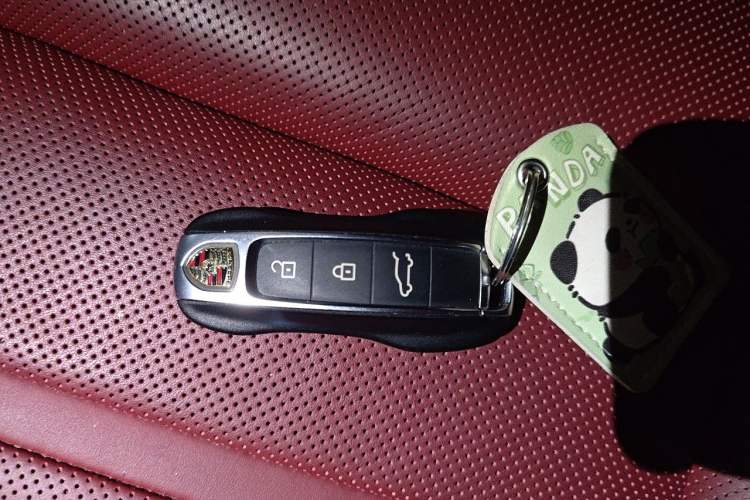 Used Porsche Cayenne 2024 Cayenne 3.0T Vehicle Key