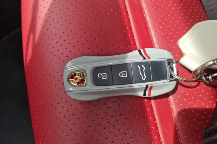 Used Porsche Cayenne 2024 Cayenne 3.0T Vehicle Key