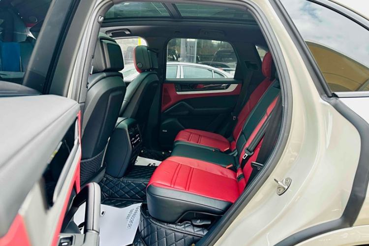 Used Porsche Cayenne 2024 Cayenne 3.0T Interior 4