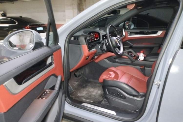 Used Porsche Cayenne 2024 Cayenne Coupé 3.0T Driver Seat
