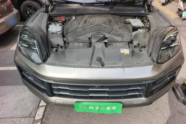 Used Porsche Cayenne 2024 Cayenne 3.0T Engine Bay