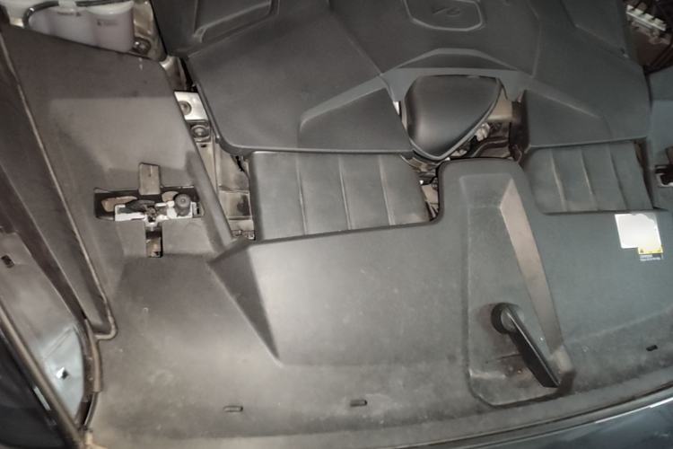 Used Porsche Cayenne 2024 Cayenne 3.0T Engine Bay