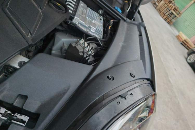Used Porsche Cayenne 2024 Cayenne 3.0T Engine Bay Left