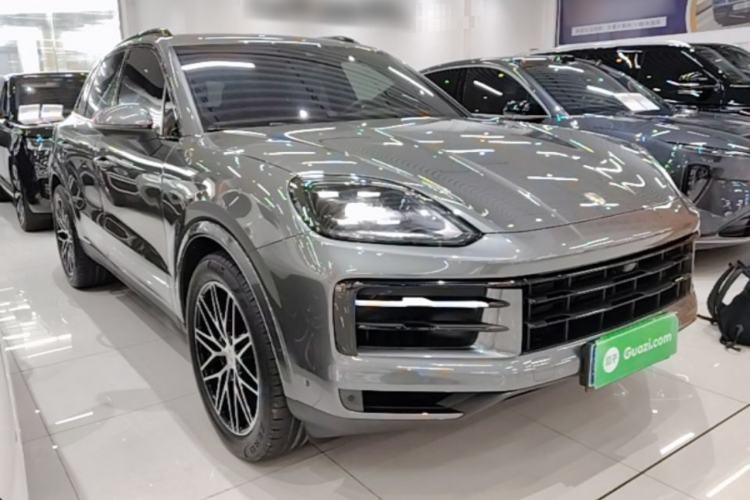 Used Porsche Cayenne 2024 Cayenne 3.0T Front Right 45 Deg