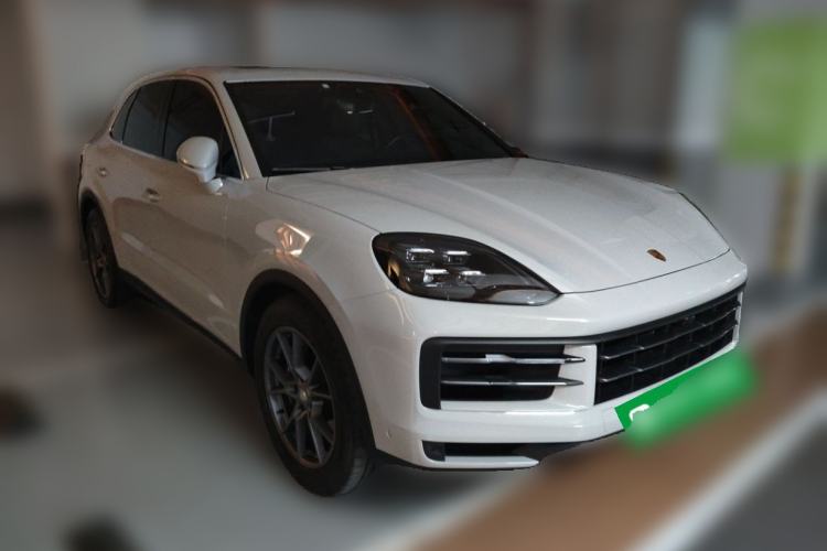 Used Porsche Cayenne 2024 Cayenne 3.0T Front Right 45 Deg
