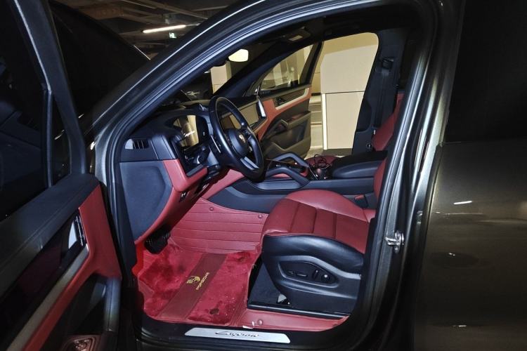 Used Porsche Cayenne 2024 Cayenne 3.0T Left Front Seat