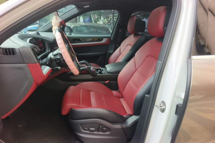 Used Porsche Cayenne 2024 Cayenne 3.0T Left Front Seat