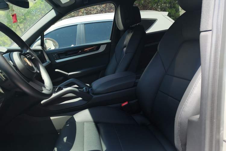 Used Porsche Cayenne 2024 Cayenne 3.0T Left Front Seat