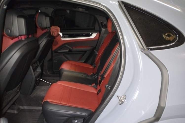 Used Porsche Cayenne 2024 Cayenne Coupé 3.0T Left Rear Seat