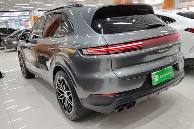 Used Porsche Cayenne 2024 Cayenne 3.0T Rear Left 45 Deg
