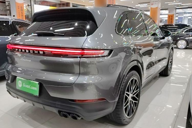 Used Porsche Cayenne 2024 Cayenne 3.0T Rear Right 45 Deg