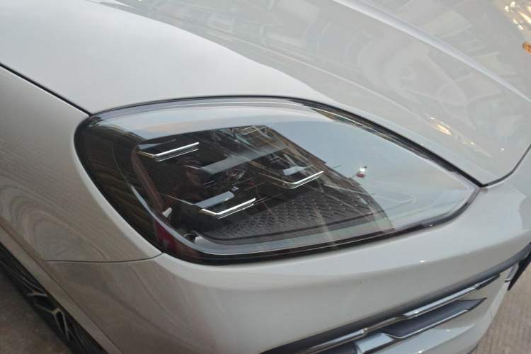 Used Porsche Cayenne 2024 Cayenne 3.0T Right Front Headlight