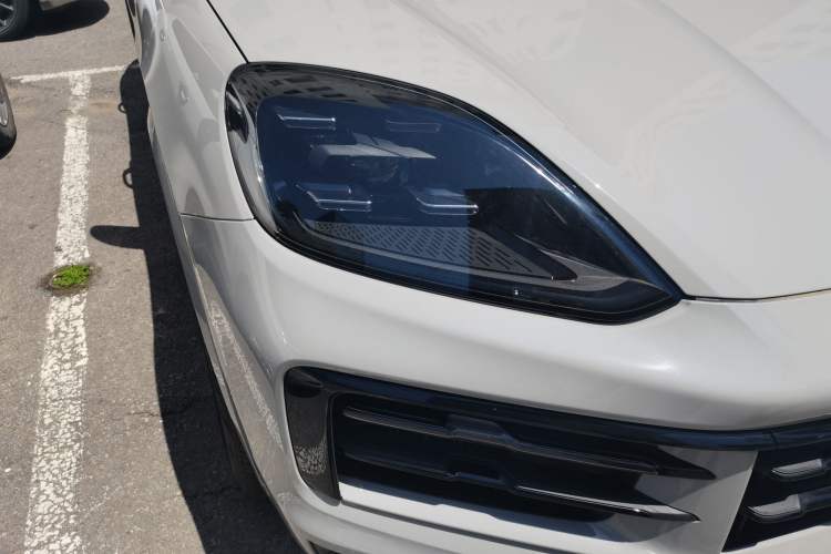 Used Porsche Cayenne 2024 Cayenne 3.0T Right Front Headlight