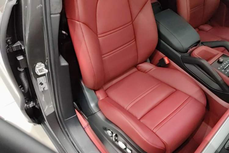 Used Porsche Cayenne 2024 Cayenne 3.0T Right Front Seat